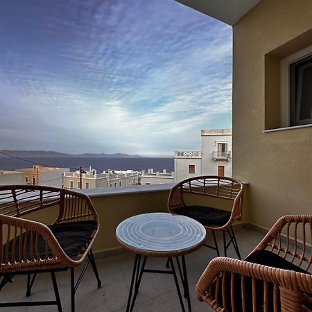 Sky Appartement Ermoupoli Buitenkant foto